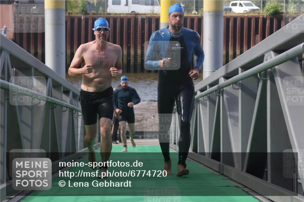 11.08.2024 - GEWOBA Citytriathlon Bremen Lena Gebhardt http://msf.ph/oto/6774720 11.08.2024 10:11:21 Schwimmen 17, 21, 26, 37, 44, 77, 101, 111 meine-sportfotos.de