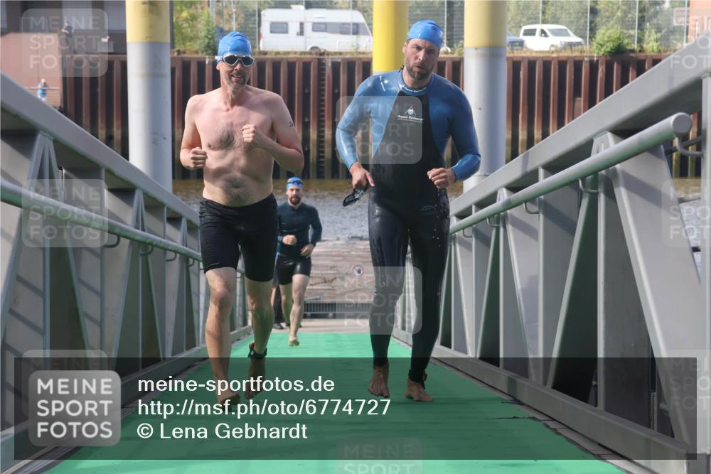 11.08.2024 - GEWOBA Citytriathlon Bremen Lena Gebhardt http://msf.ph/oto/6774727 11.08.2024 10:11:21 Schwimmen 17, 21, 26, 37, 44, 77, 101, 111 meine-sportfotos.de
