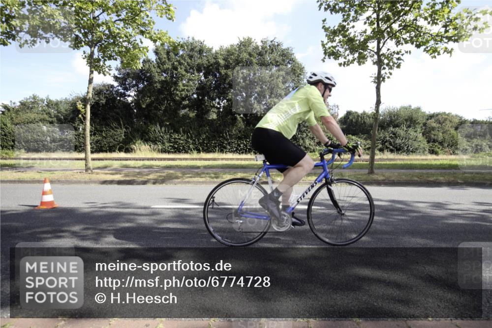 11.08.2024 - GEWOBA Citytriathlon Bremen H.Heesch http://msf.ph/oto/6774728 11.08.2024 10:23:58 Radfahren 17, 21, 23, 37, 50, 51, 70, 101, 116 meine-sportfotos.de