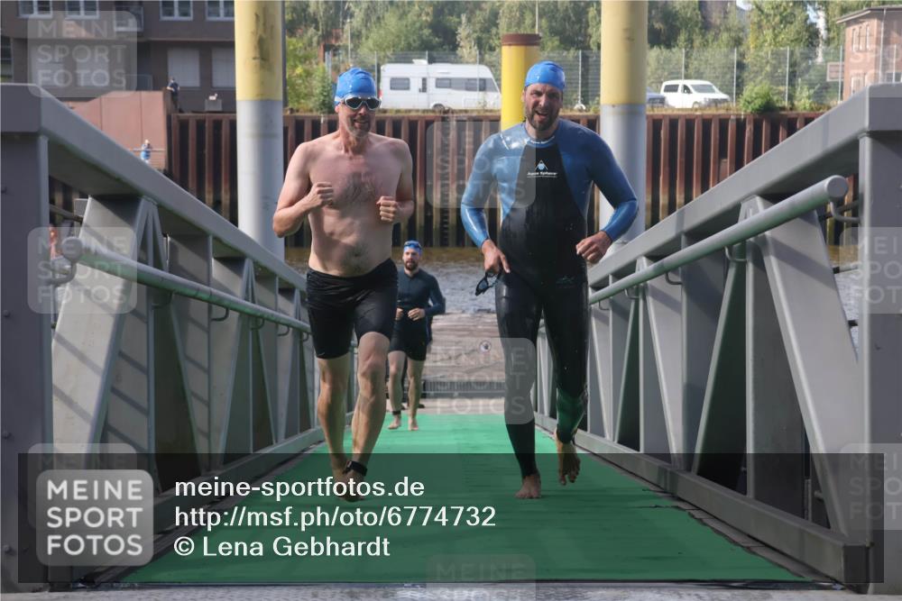 11.08.2024 - GEWOBA Citytriathlon Bremen Lena Gebhardt http://msf.ph/oto/6774732 11.08.2024 10:11:21 Schwimmen 17, 21, 26, 37, 44, 77, 101, 111 meine-sportfotos.de