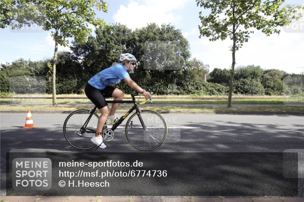 11.08.2024 - GEWOBA Citytriathlon Bremen H.Heesch http://msf.ph/oto/6774736 11.08.2024 10:24:04 Radfahren 17, 21, 23, 33, 37, 44, 50, 51, 70, 80, 101, 116 meine-sportfotos.de