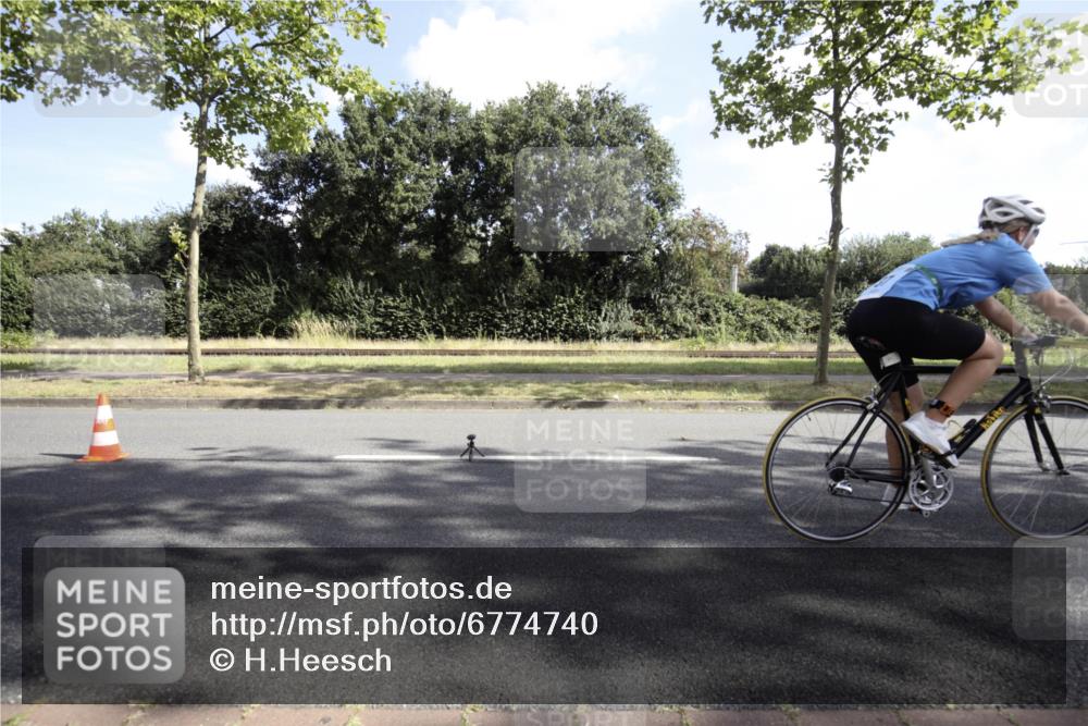 11.08.2024 - GEWOBA Citytriathlon Bremen H.Heesch http://msf.ph/oto/6774740 11.08.2024 10:24:04 Radfahren 17, 21, 23, 33, 37, 44, 50, 51, 70, 80, 101, 116 meine-sportfotos.de