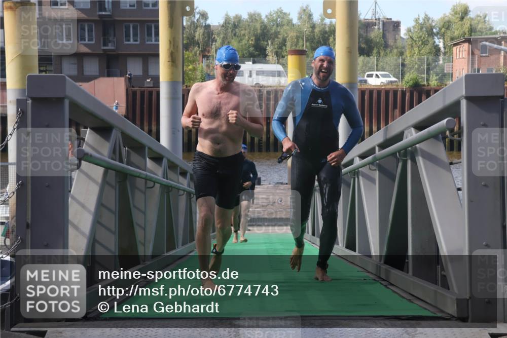 11.08.2024 - GEWOBA Citytriathlon Bremen Lena Gebhardt http://msf.ph/oto/6774743 11.08.2024 10:11:22 Schwimmen 17, 21, 37, 44, 77, 101, 111 meine-sportfotos.de