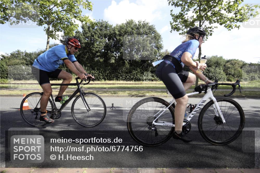 11.08.2024 - GEWOBA Citytriathlon Bremen H.Heesch http://msf.ph/oto/6774756 11.08.2024 10:24:33 Radfahren 2, 18, 67, 68, 88 meine-sportfotos.de