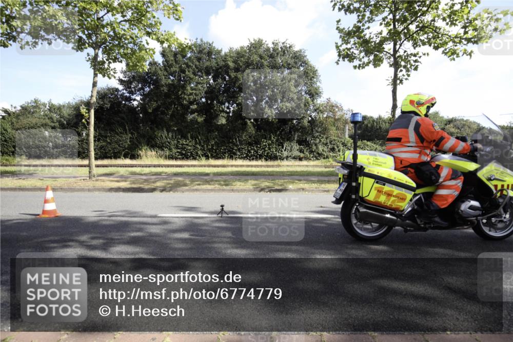 11.08.2024 - GEWOBA Citytriathlon Bremen H.Heesch http://msf.ph/oto/6774779 11.08.2024 10:24:42 Radfahren 18, 34, 67, 68 meine-sportfotos.de