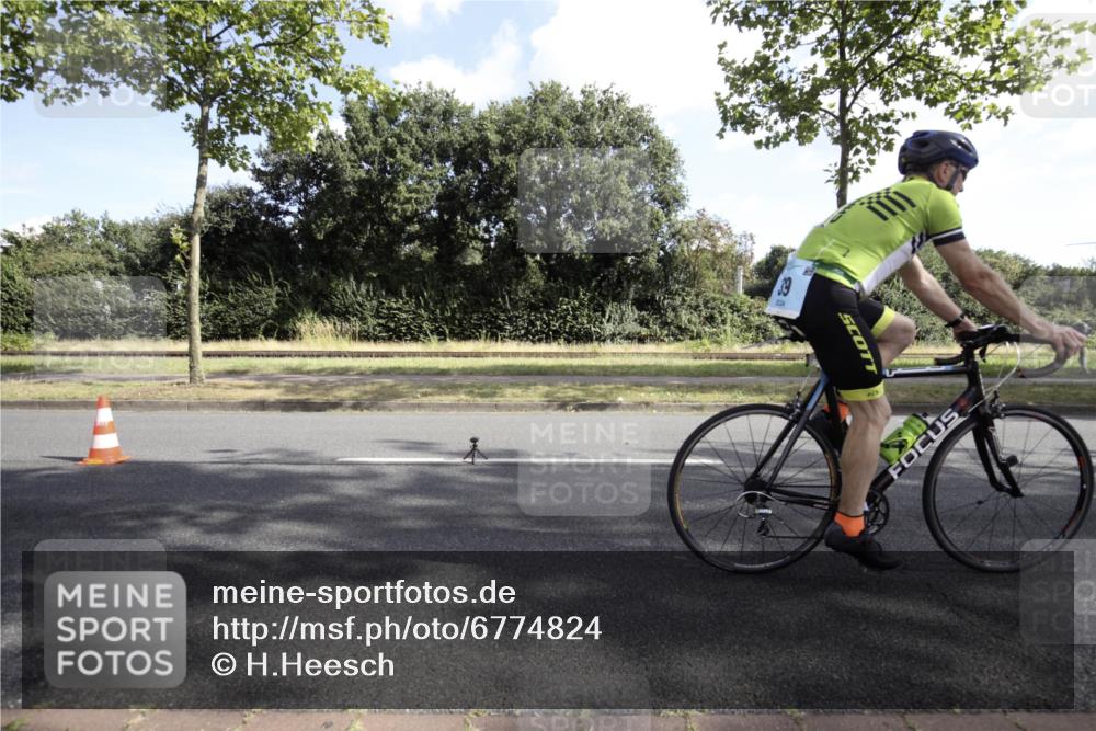11.08.2024 - GEWOBA Citytriathlon Bremen H.Heesch http://msf.ph/oto/6774824 11.08.2024 10:26:13 Radfahren 36, 39, 54, 97 meine-sportfotos.de