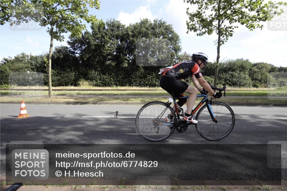 11.08.2024 - GEWOBA Citytriathlon Bremen H.Heesch http://msf.ph/oto/6774829 11.08.2024 10:27:48 Radfahren 100, 115 meine-sportfotos.de