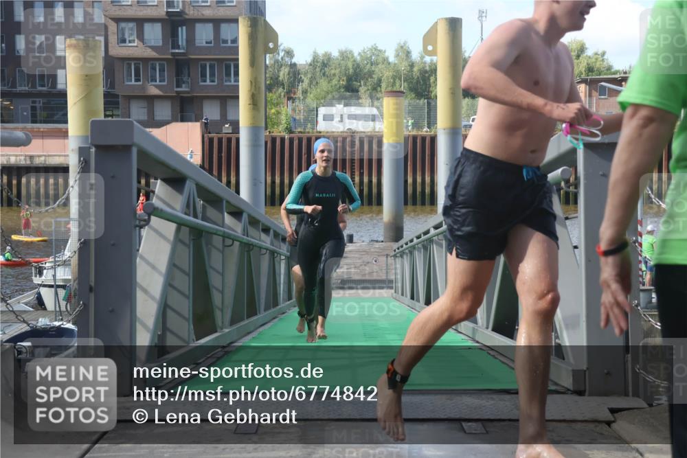 11.08.2024 - GEWOBA Citytriathlon Bremen Lena Gebhardt http://msf.ph/oto/6774842 11.08.2024 10:11:31 Schwimmen 17, 32, 35, 44, 66, 77, 91, 94, 101, 111 meine-sportfotos.de