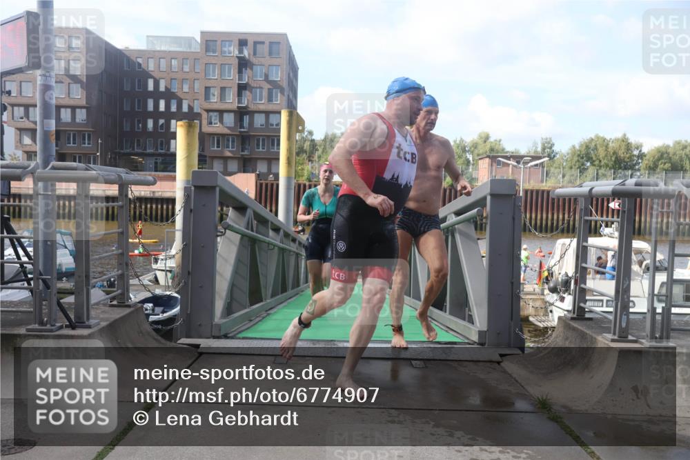 11.08.2024 - GEWOBA Citytriathlon Bremen Lena Gebhardt http://msf.ph/oto/6774907 11.08.2024 10:11:50 Schwimmen 2, 15, 18, 32, 35, 74, 84, 91, 113, 114 meine-sportfotos.de