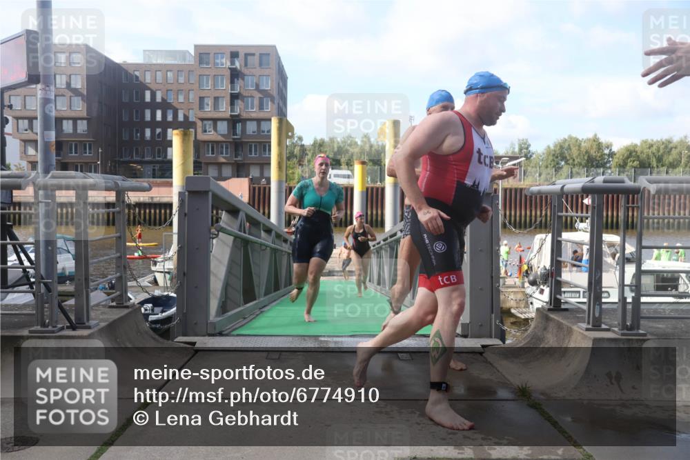 11.08.2024 - GEWOBA Citytriathlon Bremen Lena Gebhardt http://msf.ph/oto/6774910 11.08.2024 10:11:50 Schwimmen 2, 15, 18, 32, 35, 74, 84, 91, 113, 114 meine-sportfotos.de