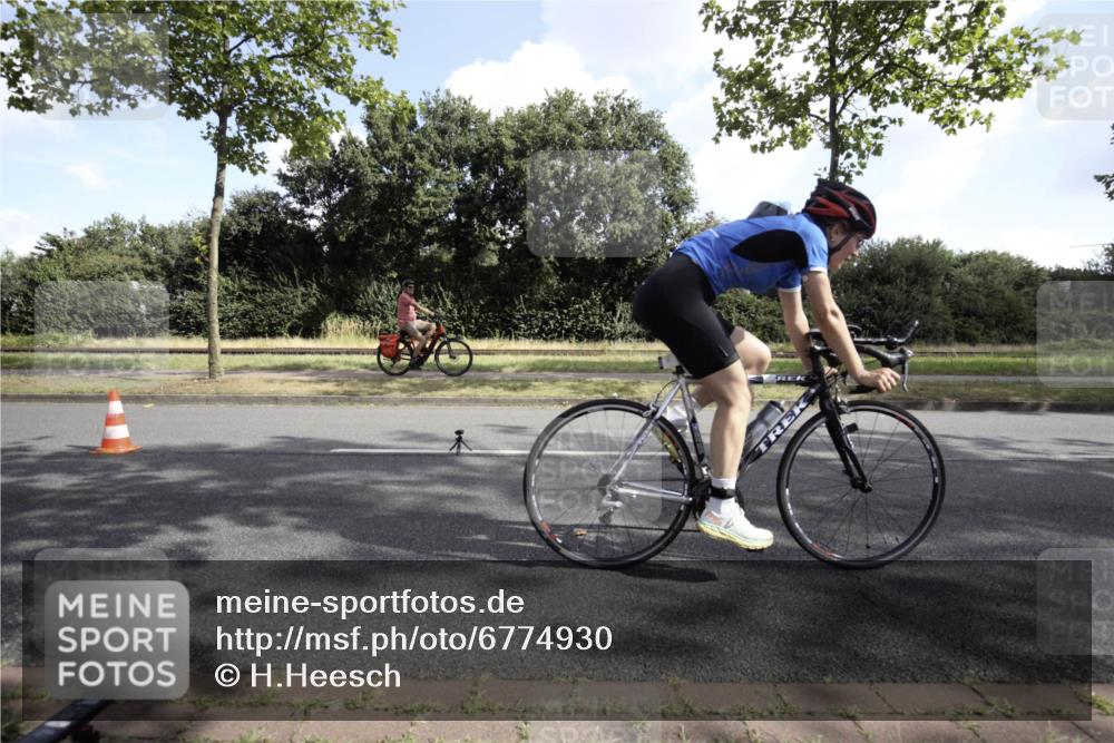 11.08.2024 - GEWOBA Citytriathlon Bremen H.Heesch http://msf.ph/oto/6774930 11.08.2024 10:38:20 Radfahren 3, 11, 29, 52, 58, 94, 95 meine-sportfotos.de