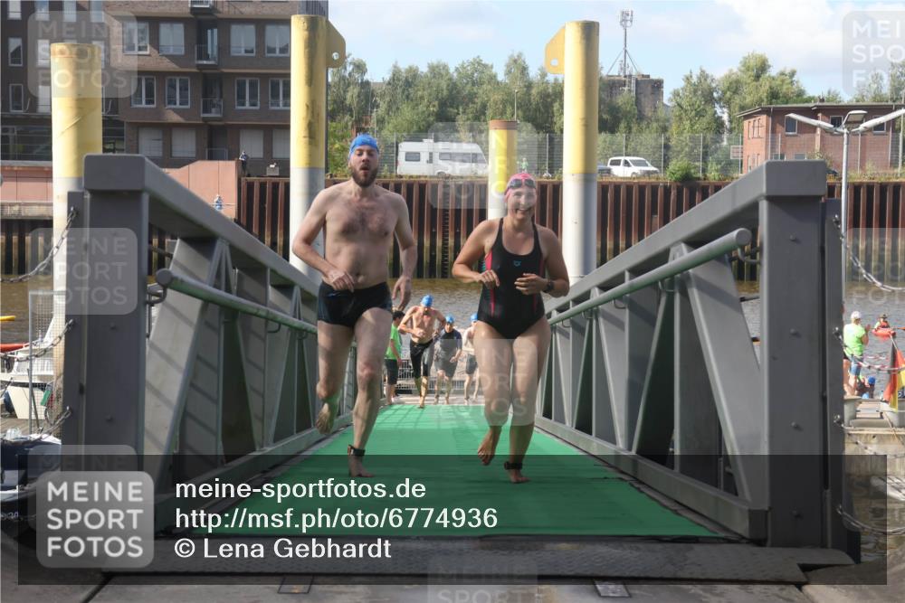 11.08.2024 - GEWOBA Citytriathlon Bremen Lena Gebhardt http://msf.ph/oto/6774936 11.08.2024 10:11:52 Schwimmen 2, 15, 18, 32, 35, 74, 84, 88, 97, 113, 114 meine-sportfotos.de