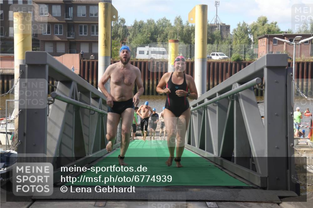 11.08.2024 - GEWOBA Citytriathlon Bremen Lena Gebhardt http://msf.ph/oto/6774939 11.08.2024 10:11:52 Schwimmen 2, 15, 18, 32, 35, 74, 84, 88, 97, 113, 114 meine-sportfotos.de