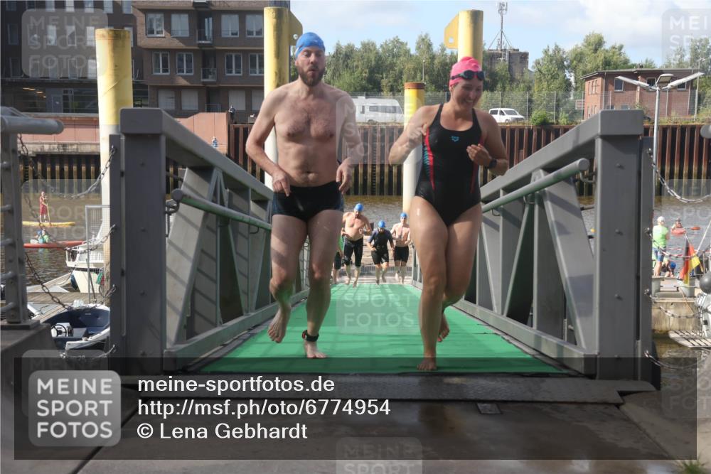 11.08.2024 - GEWOBA Citytriathlon Bremen Lena Gebhardt http://msf.ph/oto/6774954 11.08.2024 10:11:53 Schwimmen 2, 15, 18, 35, 74, 84, 88, 97, 113, 114 meine-sportfotos.de