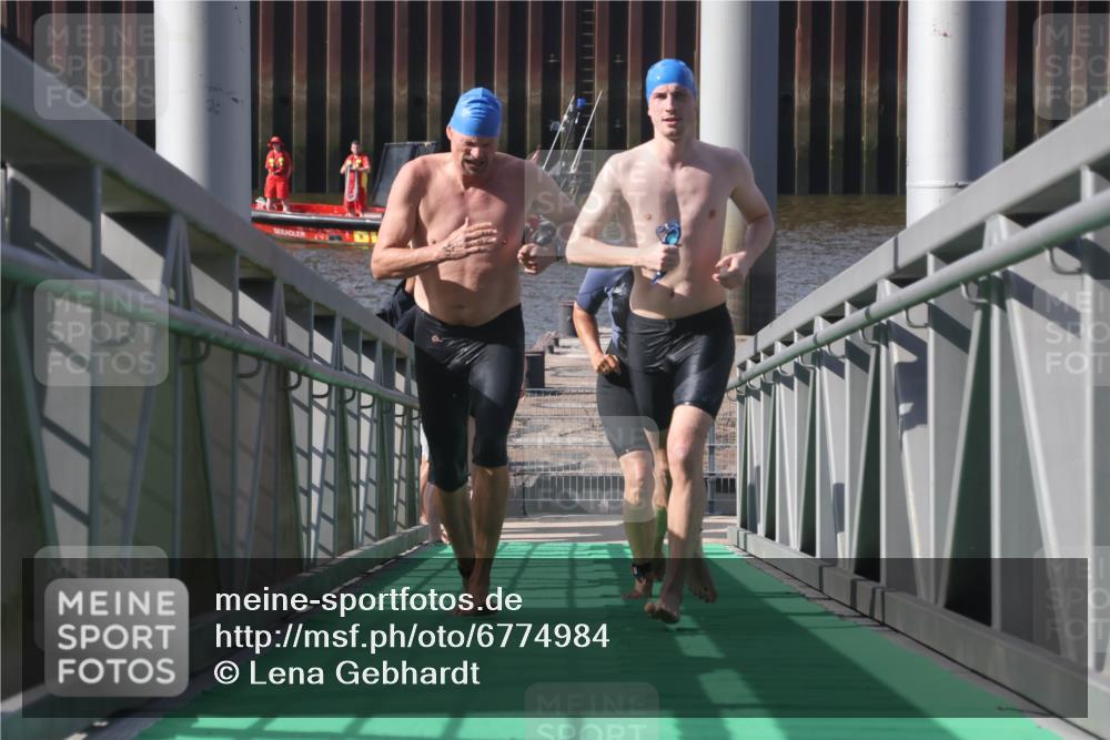 11.08.2024 - GEWOBA Citytriathlon Bremen Lena Gebhardt http://msf.ph/oto/6774984 11.08.2024 10:11:57 Schwimmen 2, 15, 18, 49, 74, 84, 88, 97, 113, 114 meine-sportfotos.de