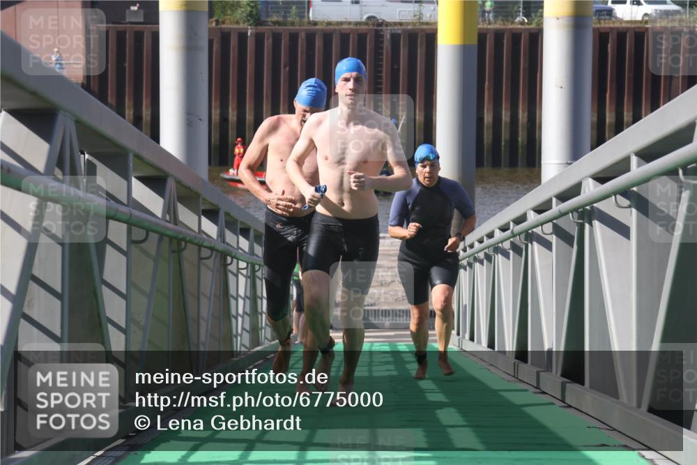 11.08.2024 - GEWOBA Citytriathlon Bremen Lena Gebhardt http://msf.ph/oto/6775000 11.08.2024 10:11:58 Schwimmen 2, 15, 18, 49, 74, 84, 88, 97, 113, 114 meine-sportfotos.de