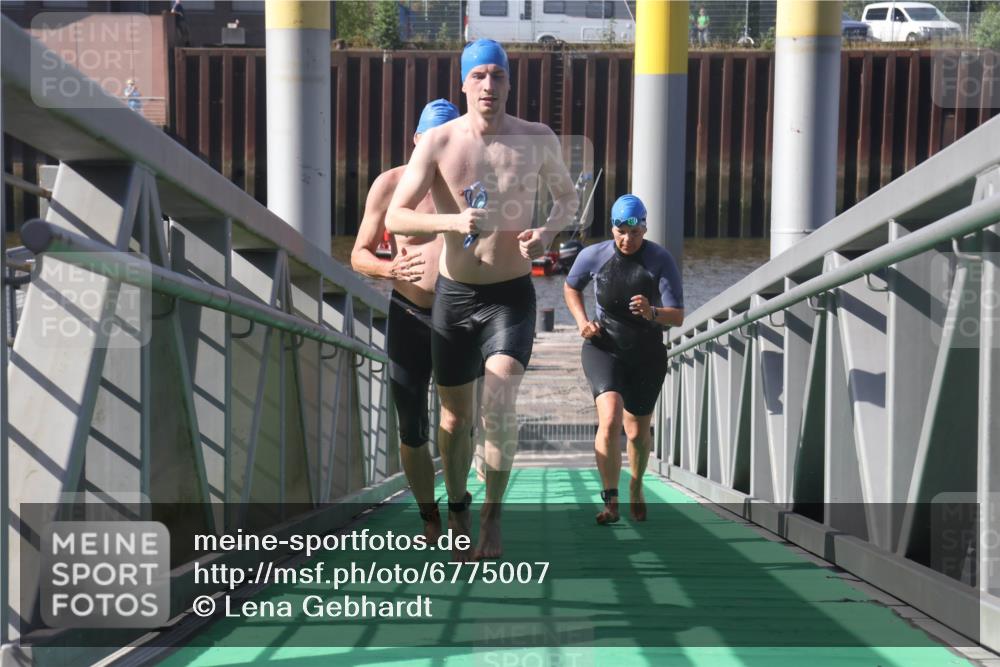 11.08.2024 - GEWOBA Citytriathlon Bremen Lena Gebhardt http://msf.ph/oto/6775007 11.08.2024 10:11:58 Schwimmen 2, 15, 18, 49, 74, 84, 88, 97, 113, 114 meine-sportfotos.de