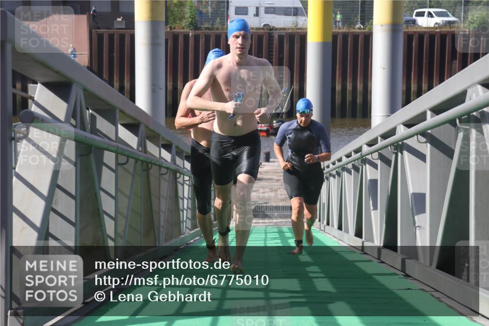 11.08.2024 - GEWOBA Citytriathlon Bremen Lena Gebhardt http://msf.ph/oto/6775010 11.08.2024 10:11:58 Schwimmen 2, 15, 18, 49, 74, 84, 88, 97, 113, 114 meine-sportfotos.de