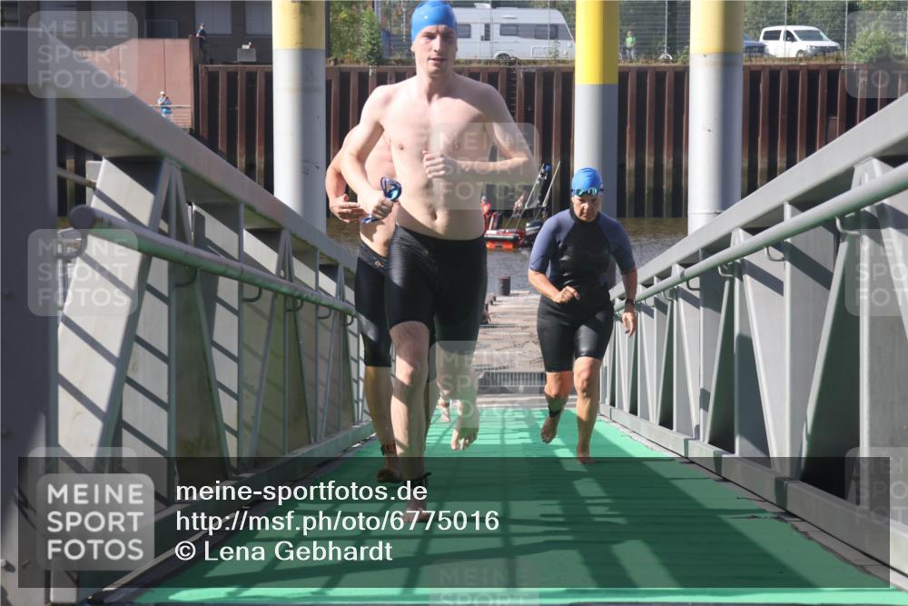 11.08.2024 - GEWOBA Citytriathlon Bremen Lena Gebhardt http://msf.ph/oto/6775016 11.08.2024 10:11:59 Schwimmen 15, 18, 49, 74, 84, 88, 97, 113, 114 meine-sportfotos.de