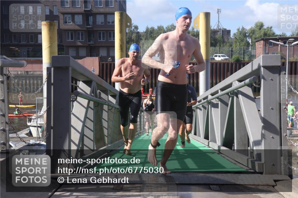 11.08.2024 - GEWOBA Citytriathlon Bremen Lena Gebhardt http://msf.ph/oto/6775030 11.08.2024 10:12:00 Schwimmen 15, 49, 74, 84, 88, 97, 113, 114 meine-sportfotos.de