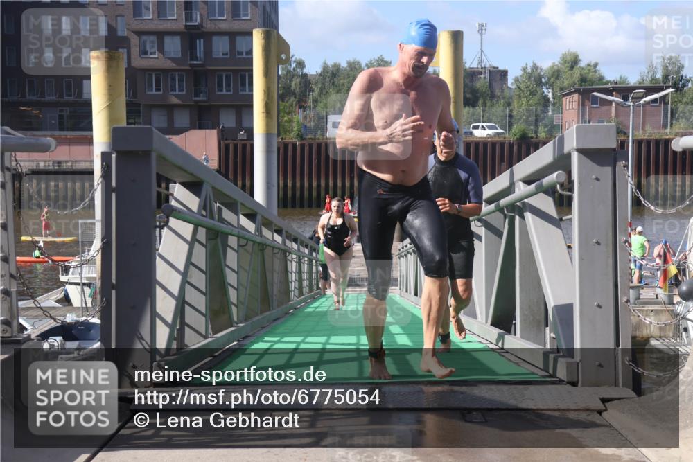 11.08.2024 - GEWOBA Citytriathlon Bremen Lena Gebhardt http://msf.ph/oto/6775054 11.08.2024 10:12:01 Schwimmen 15, 49, 74, 84, 88, 97, 113, 114 meine-sportfotos.de