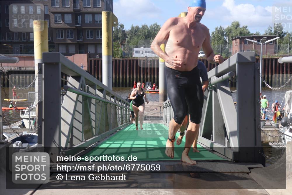 11.08.2024 - GEWOBA Citytriathlon Bremen Lena Gebhardt http://msf.ph/oto/6775059 11.08.2024 10:12:02 Schwimmen 15, 49, 68, 74, 84, 88, 97, 113, 114 meine-sportfotos.de