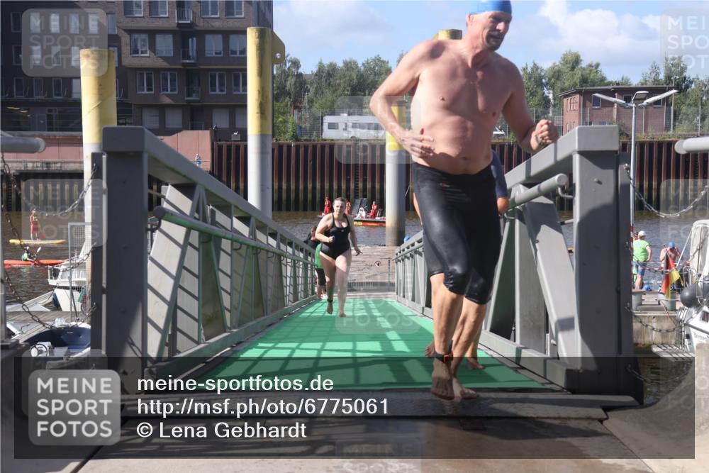 11.08.2024 - GEWOBA Citytriathlon Bremen Lena Gebhardt http://msf.ph/oto/6775061 11.08.2024 10:12:02 Schwimmen 15, 49, 68, 74, 84, 88, 97, 113, 114 meine-sportfotos.de
