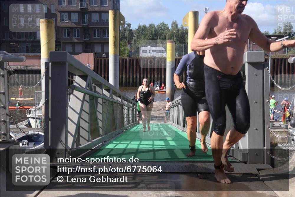 11.08.2024 - GEWOBA Citytriathlon Bremen Lena Gebhardt http://msf.ph/oto/6775064 11.08.2024 10:12:02 Schwimmen 15, 49, 68, 74, 84, 88, 97, 113, 114 meine-sportfotos.de