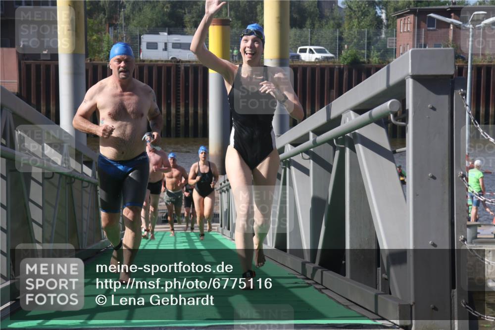 11.08.2024 - GEWOBA Citytriathlon Bremen Lena Gebhardt http://msf.ph/oto/6775116 11.08.2024 10:12:12 Schwimmen 15, 38, 49, 68, 88, 97, 104, 114 meine-sportfotos.de