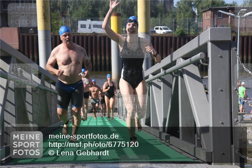 11.08.2024 - GEWOBA Citytriathlon Bremen Lena Gebhardt http://msf.ph/oto/6775120 11.08.2024 10:12:12 Schwimmen 15, 38, 49, 68, 88, 97, 104, 114 meine-sportfotos.de