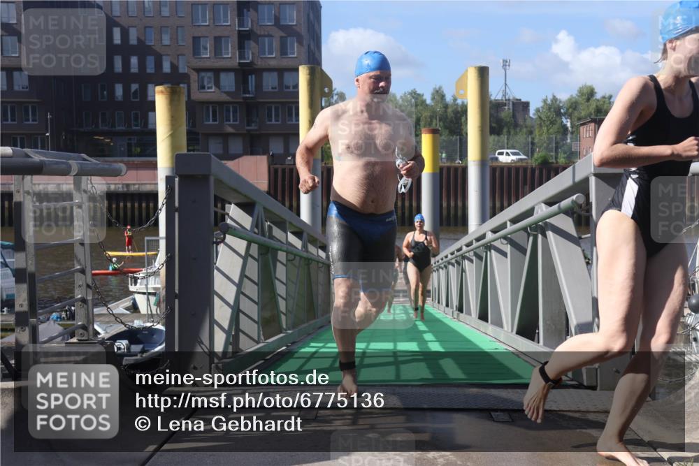 11.08.2024 - GEWOBA Citytriathlon Bremen Lena Gebhardt http://msf.ph/oto/6775136 11.08.2024 10:12:14 Schwimmen 15, 38, 49, 68, 88, 97, 104, 114 meine-sportfotos.de