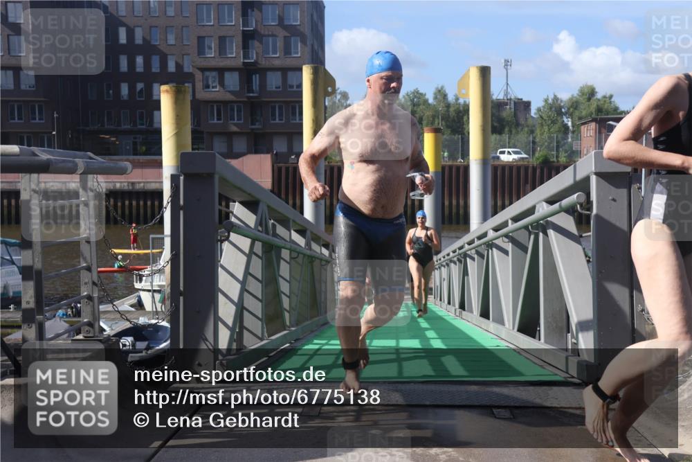 11.08.2024 - GEWOBA Citytriathlon Bremen Lena Gebhardt http://msf.ph/oto/6775138 11.08.2024 10:12:14 Schwimmen 15, 38, 49, 68, 88, 97, 104, 114 meine-sportfotos.de