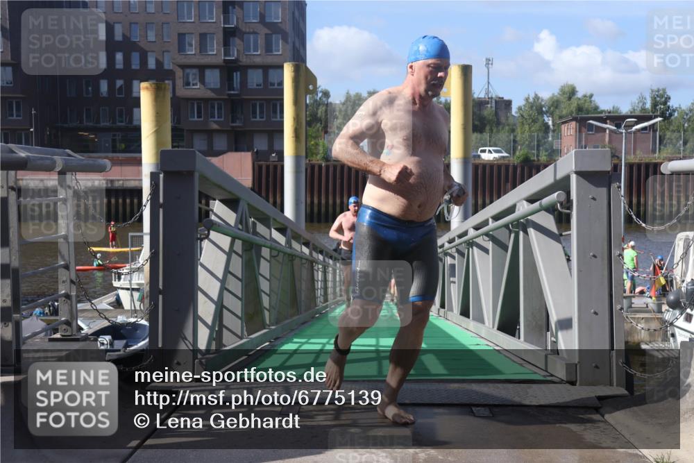 11.08.2024 - GEWOBA Citytriathlon Bremen Lena Gebhardt http://msf.ph/oto/6775139 11.08.2024 10:12:14 Schwimmen 15, 38, 49, 68, 88, 97, 104, 114 meine-sportfotos.de