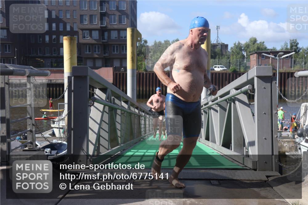 11.08.2024 - GEWOBA Citytriathlon Bremen Lena Gebhardt http://msf.ph/oto/6775141 11.08.2024 10:12:14 Schwimmen 15, 38, 49, 68, 88, 97, 104, 114 meine-sportfotos.de