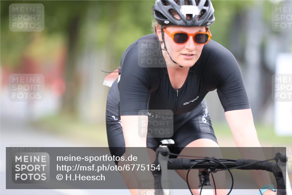 11.08.2024 - GEWOBA Citytriathlon Bremen H.Heesch http://msf.ph/oto/6775154 11.08.2024 11:42:58 Radfahren 756, 780, 857, 1008 meine-sportfotos.de
