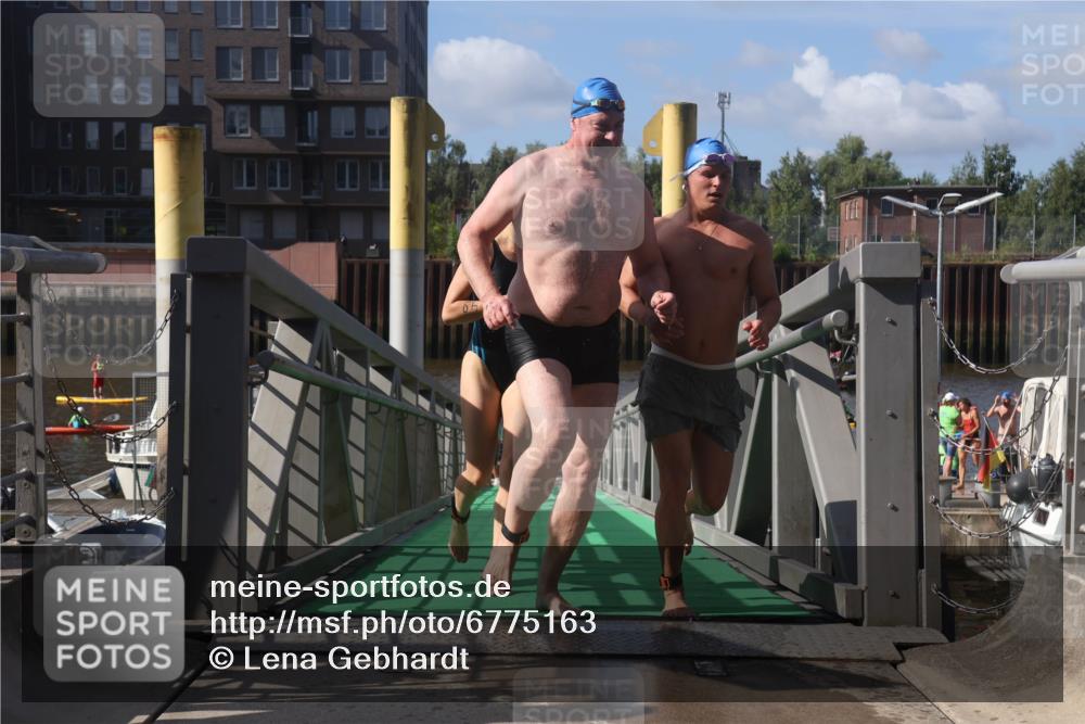 11.08.2024 - GEWOBA Citytriathlon Bremen Lena Gebhardt http://msf.ph/oto/6775163 11.08.2024 10:12:18 Schwimmen 36, 38, 49, 68, 104 meine-sportfotos.de