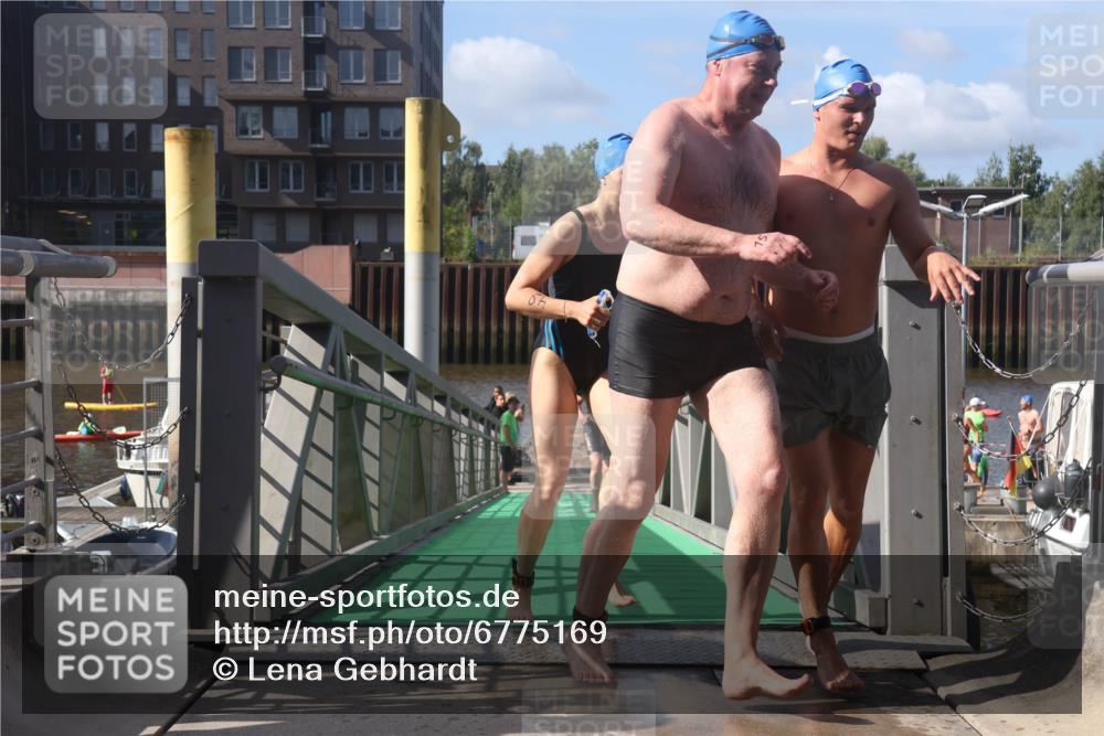 11.08.2024 - GEWOBA Citytriathlon Bremen Lena Gebhardt http://msf.ph/oto/6775169 11.08.2024 10:12:19 Schwimmen 36, 38, 49, 68, 104 meine-sportfotos.de