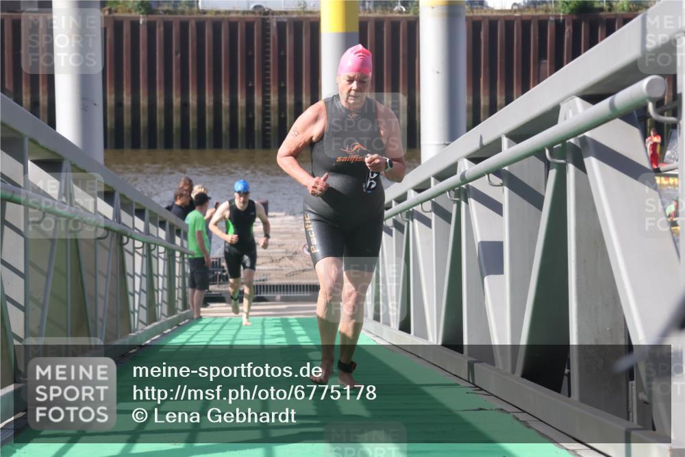 11.08.2024 - GEWOBA Citytriathlon Bremen Lena Gebhardt http://msf.ph/oto/6775178 11.08.2024 10:12:22 Schwimmen 36, 38, 68, 104 meine-sportfotos.de
