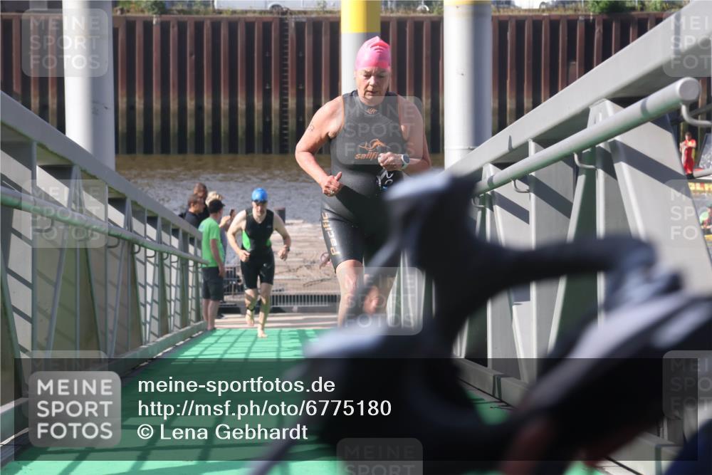 11.08.2024 - GEWOBA Citytriathlon Bremen Lena Gebhardt http://msf.ph/oto/6775180 11.08.2024 10:12:22 Schwimmen 36, 38, 68, 104 meine-sportfotos.de