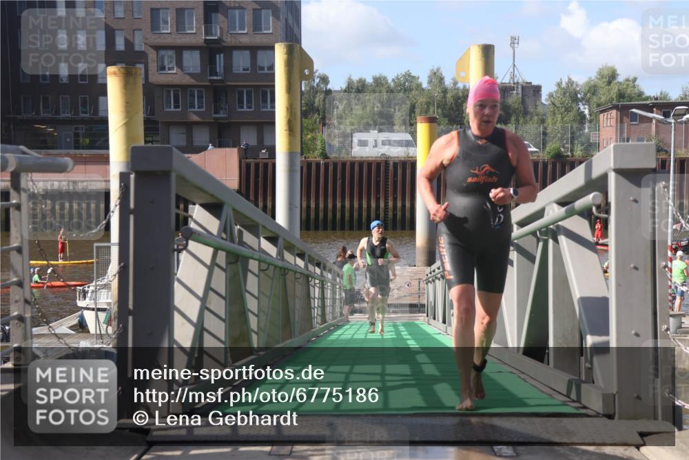 11.08.2024 - GEWOBA Citytriathlon Bremen Lena Gebhardt http://msf.ph/oto/6775186 11.08.2024 10:12:25 Schwimmen 36, 38, 68, 104 meine-sportfotos.de