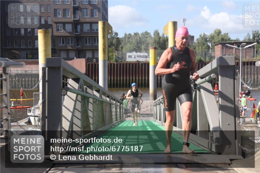 11.08.2024 - GEWOBA Citytriathlon Bremen Lena Gebhardt http://msf.ph/oto/6775187 11.08.2024 10:12:25 Schwimmen 36, 38, 68, 104 meine-sportfotos.de