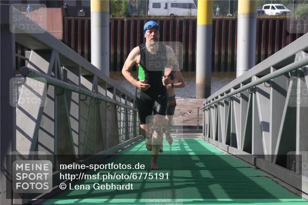 11.08.2024 - GEWOBA Citytriathlon Bremen Lena Gebhardt http://msf.ph/oto/6775191 11.08.2024 10:12:27 Schwimmen 36, 38, 68, 104 meine-sportfotos.de