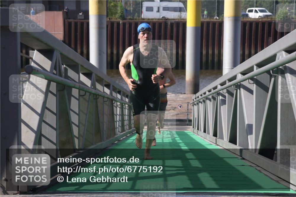 11.08.2024 - GEWOBA Citytriathlon Bremen Lena Gebhardt http://msf.ph/oto/6775192 11.08.2024 10:12:27 Schwimmen 36, 38, 68, 104 meine-sportfotos.de