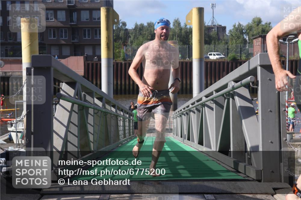 11.08.2024 - GEWOBA Citytriathlon Bremen Lena Gebhardt http://msf.ph/oto/6775200 11.08.2024 10:12:30 Schwimmen 36, 38 meine-sportfotos.de