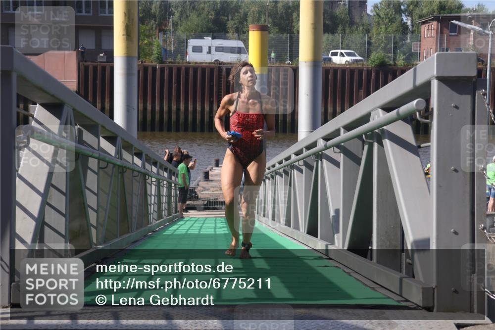 11.08.2024 - GEWOBA Citytriathlon Bremen Lena Gebhardt http://msf.ph/oto/6775211 11.08.2024 10:12:33 Schwimmen 36, 93 meine-sportfotos.de