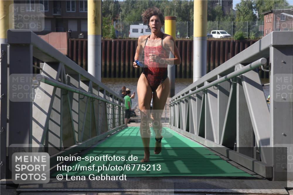 11.08.2024 - GEWOBA Citytriathlon Bremen Lena Gebhardt http://msf.ph/oto/6775213 11.08.2024 10:12:34 Schwimmen 36, 93 meine-sportfotos.de
