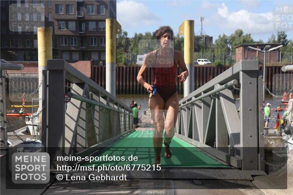 11.08.2024 - GEWOBA Citytriathlon Bremen Lena Gebhardt http://msf.ph/oto/6775215 11.08.2024 10:12:35 Schwimmen 36, 93 meine-sportfotos.de