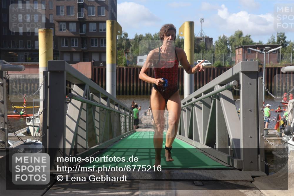 11.08.2024 - GEWOBA Citytriathlon Bremen Lena Gebhardt http://msf.ph/oto/6775216 11.08.2024 10:12:35 Schwimmen 36, 93 meine-sportfotos.de