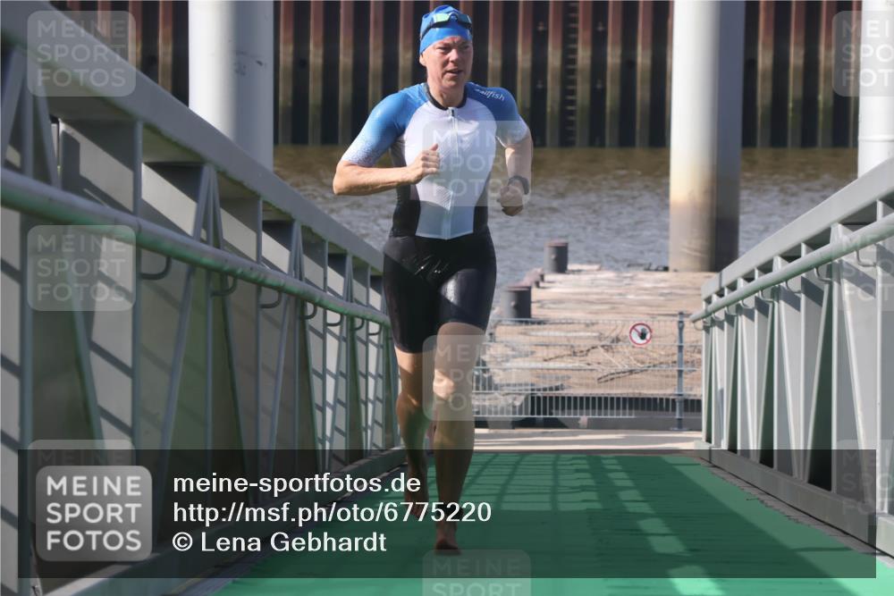 11.08.2024 - GEWOBA Citytriathlon Bremen Lena Gebhardt http://msf.ph/oto/6775220 11.08.2024 10:12:40 Schwimmen 36, 54, 67, 93 meine-sportfotos.de