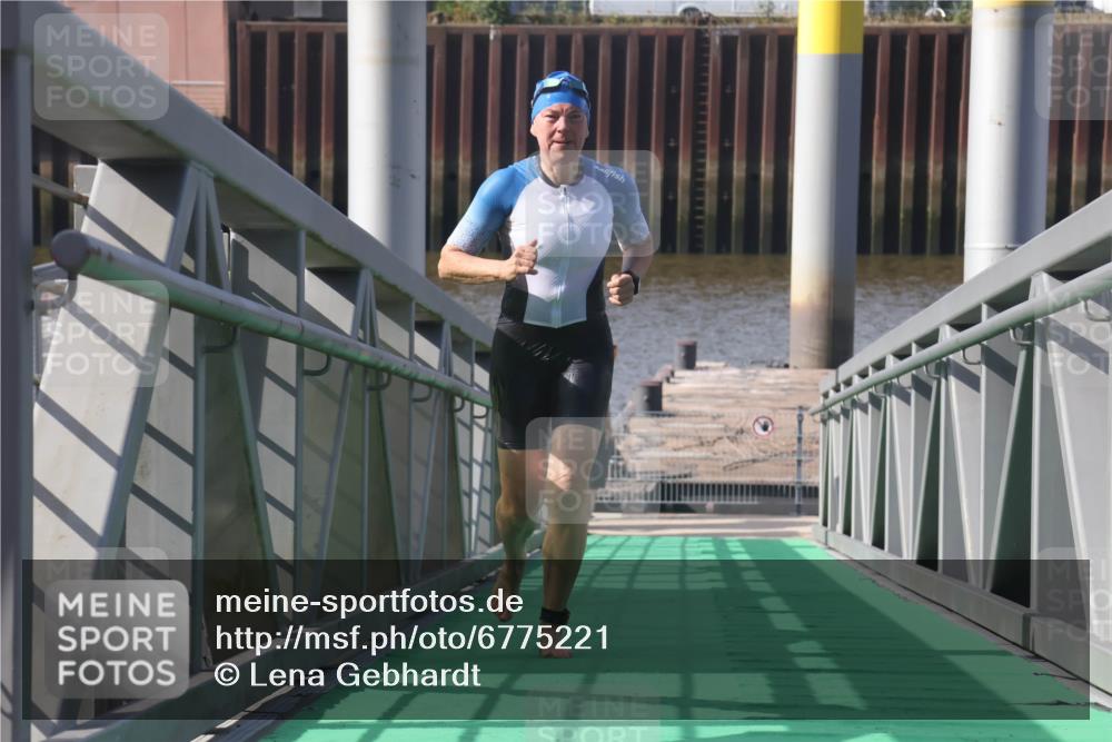 11.08.2024 - GEWOBA Citytriathlon Bremen Lena Gebhardt http://msf.ph/oto/6775221 11.08.2024 10:12:40 Schwimmen 36, 54, 67, 93 meine-sportfotos.de